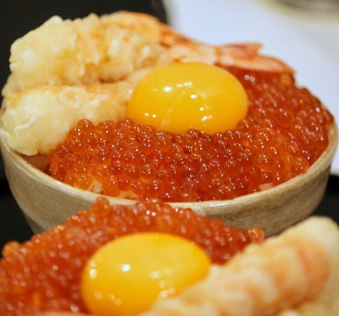 大阪銅板美食 鮭魚卵炸蝦丼